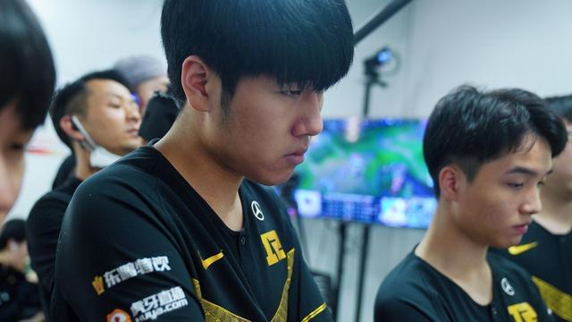 在边路的突 在边路的突