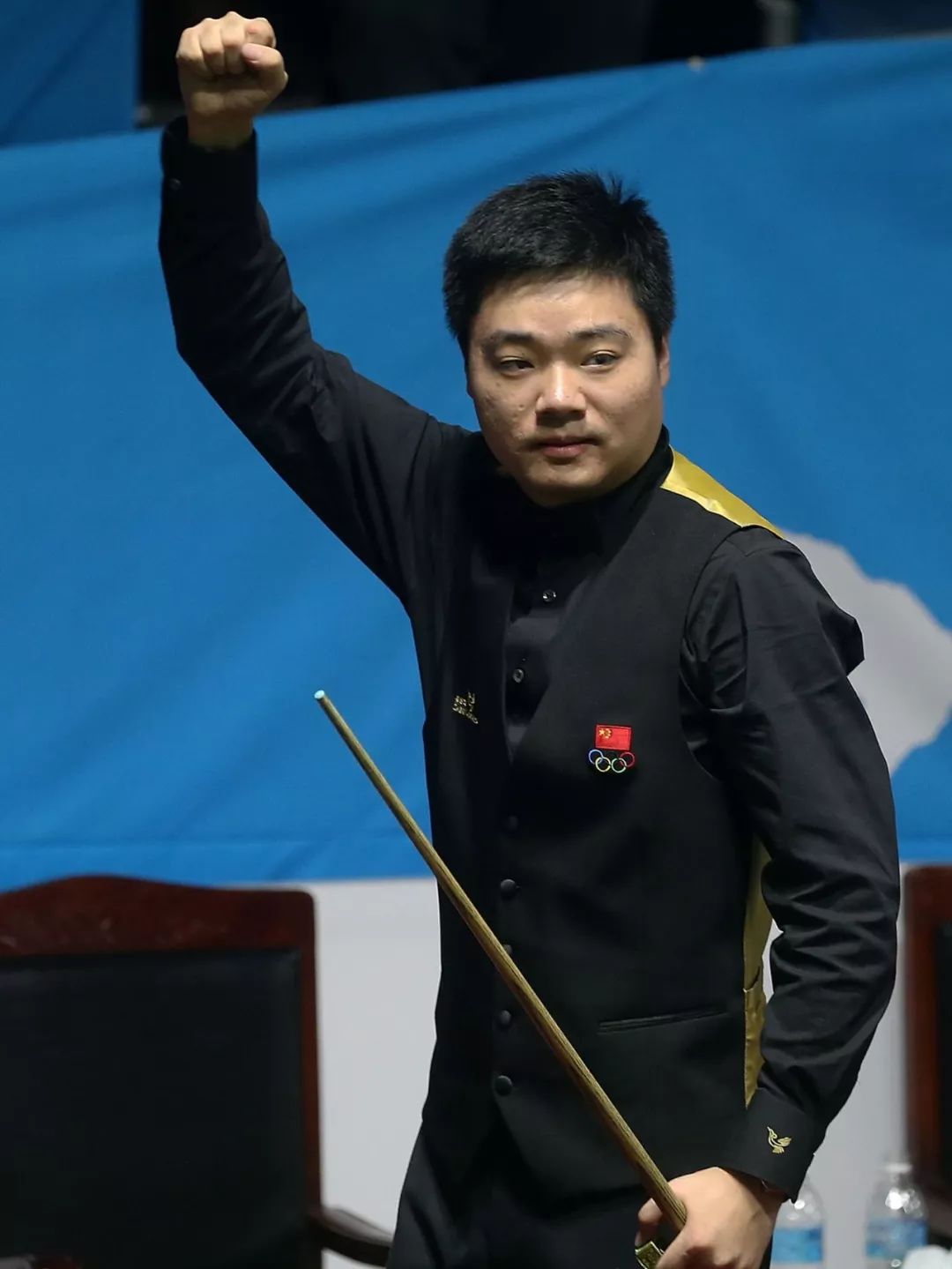 负着更沉重 负着更沉重