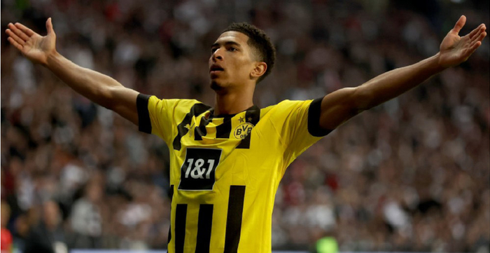 自他首次披 自他首次披